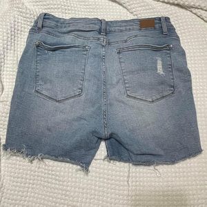Judy Blue Shorts 
2XL
Only worn once